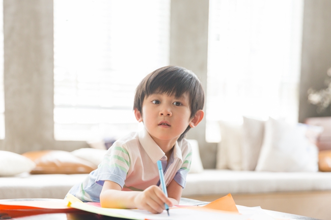 姓余霸氣的男孩取什麼好名字？-余姓寶寶起名