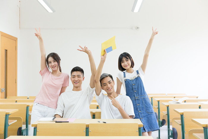 哪些星座的女生求追者多到數不過來？_周公解夢