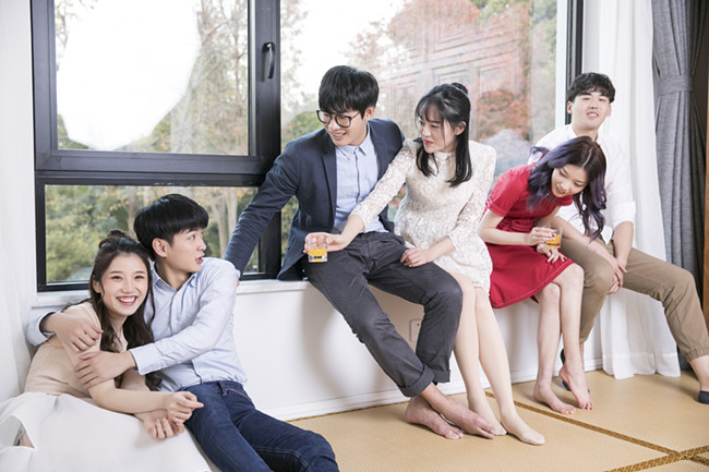 1528095727172369.jpg 氣氛尷尬時,十二生肖會如何化解?