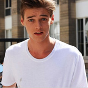 天蠍座男生喜歡一個人的表現_周公解夢